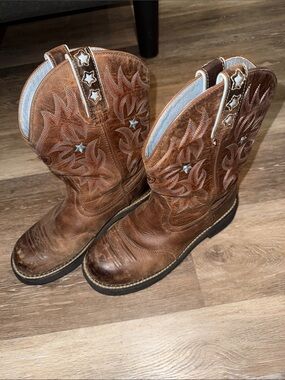 Ariat Brown Leather Western Heeled Boots with Star Accents